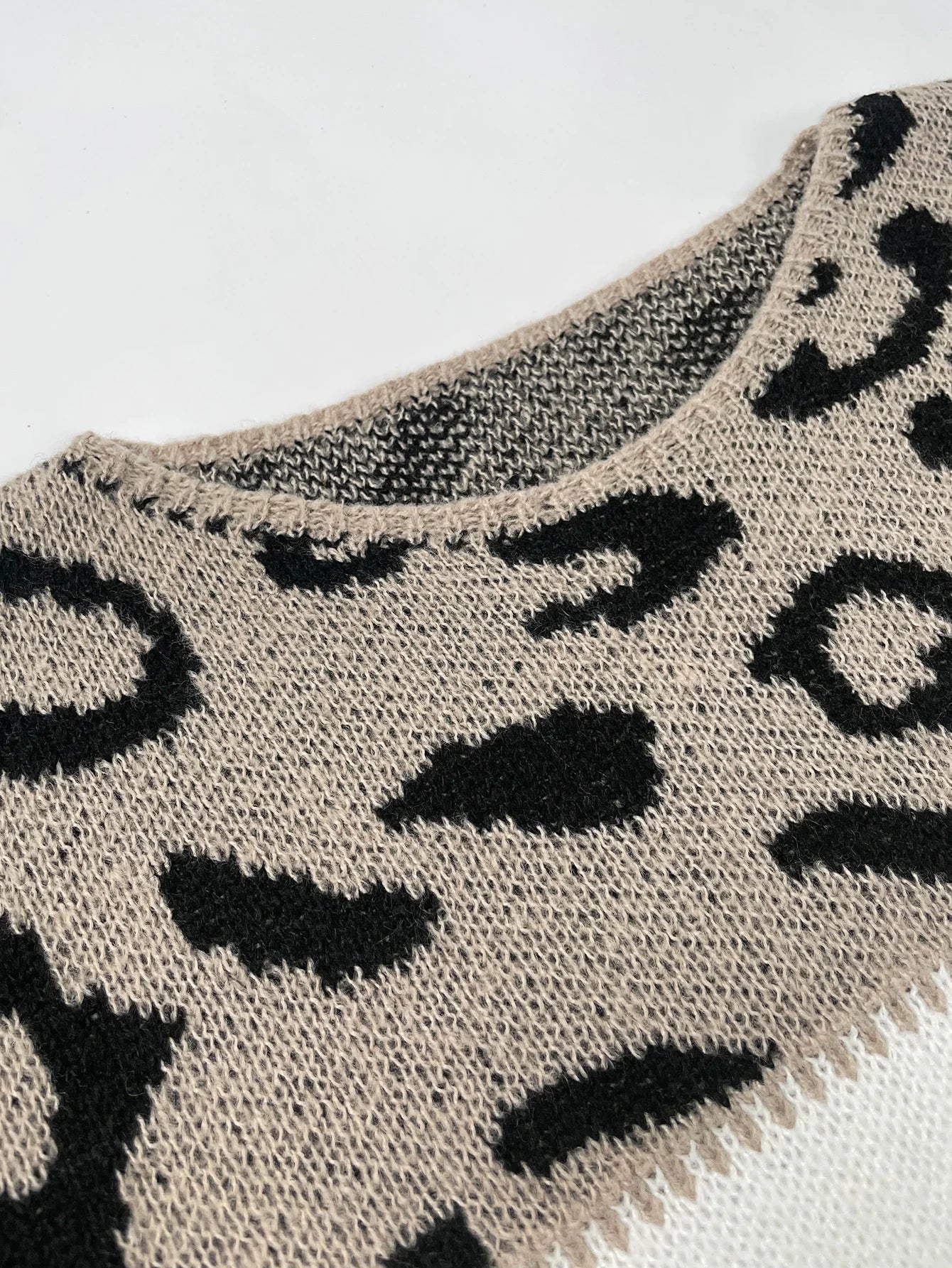 Lena | Pulover cu imprimeu leopard