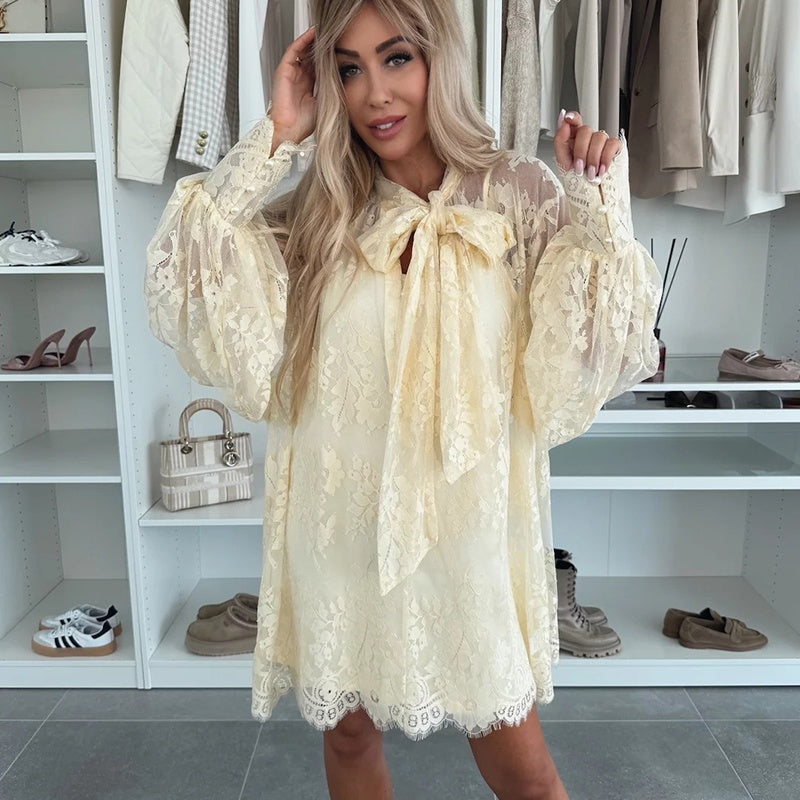 Oliva | Rochie mini cu detaliu fundiță la decolteu